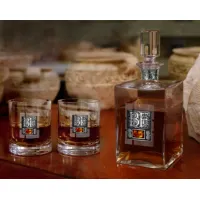 Zdjęcie Karafka oraz dwie szklanki do whisky bursztyn z inicjałami BF