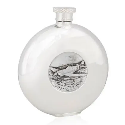 Zdjęcie Niepowtarzalny prezent – piersiówka z samolotem myśliwskim Hurricane