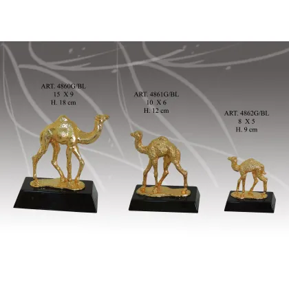 Zdjęcie Piękna figura złotego wielbłąda królewskiego