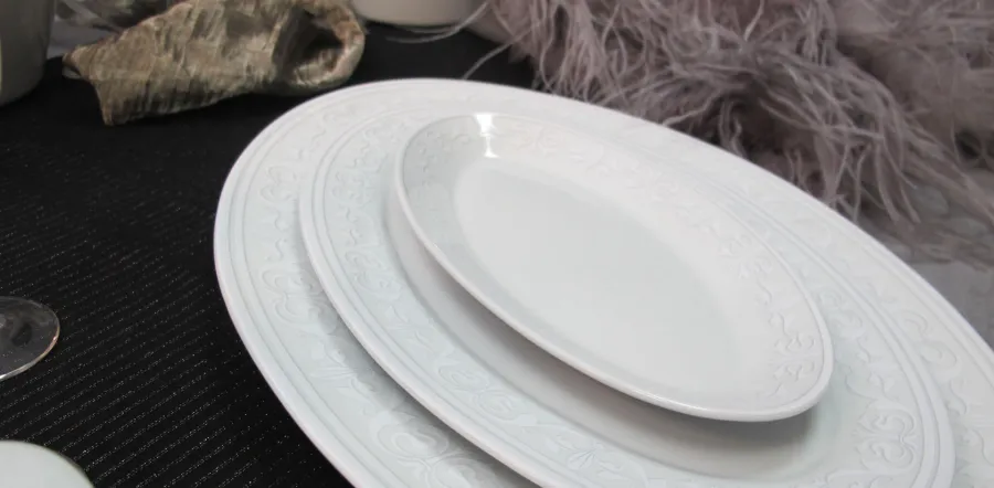 obrazek 3 Piękny i bardzo luksusowy komplet porcelany na stół dla 12 osób - Porcel