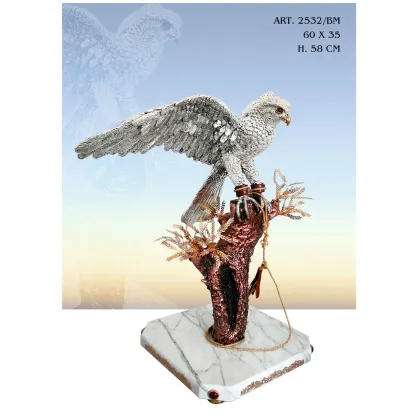 Zdjęcie Stylowa figura orła z włoch