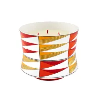 Picture An elegant scented candle from the Pouvoir series