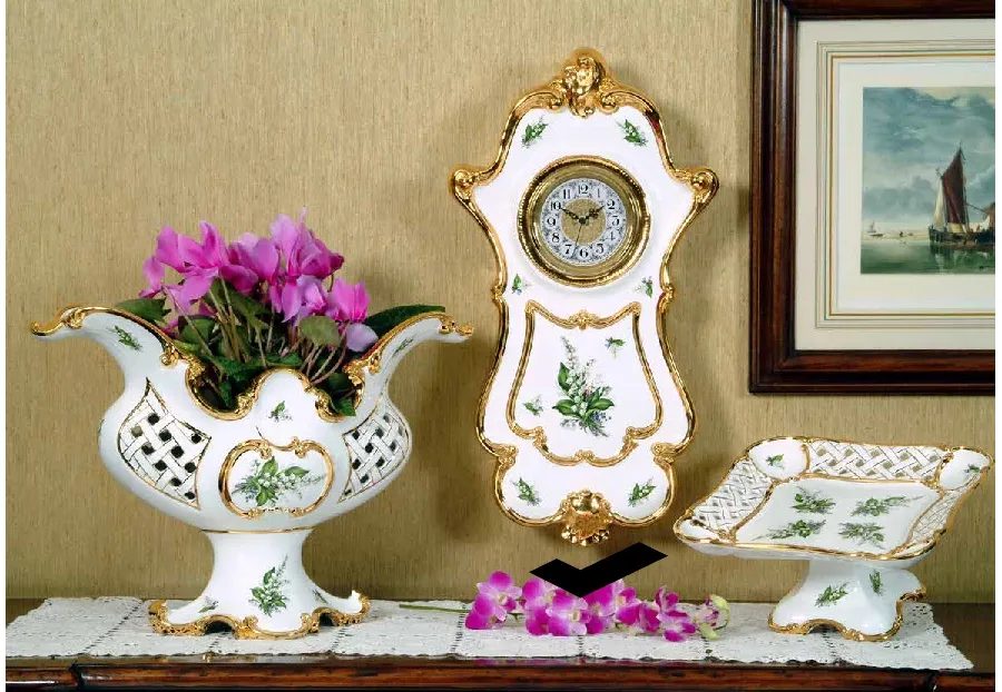 picture 1 White, gold, decorations - exclusive wall clock made of ceramics - Bruno Costenaro