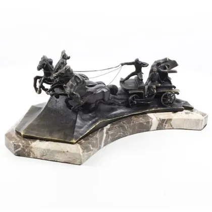 Zdjęcie Prestiżowa rzeźba przedstawiająca rosyjską tachankę z brązu