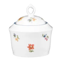 Zdjęcie Piękna porcelanowa cukiernica zdobiona kwiatowym motywem – Seltmann Weiden