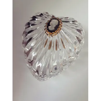 Zdjęcie Niezwykły pojemnik w kształcie muszli - idealny na prezent