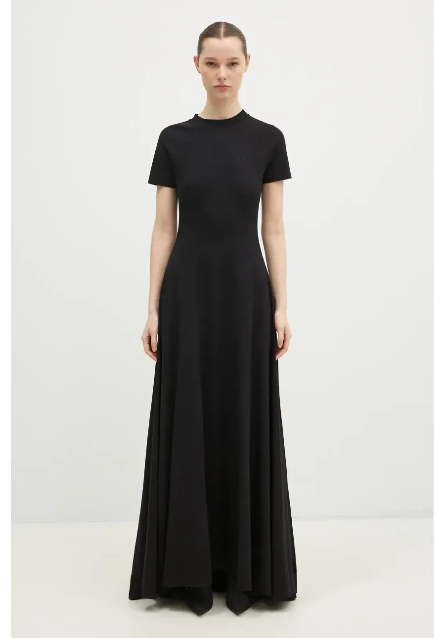 obrazek 1 VETEMENTS sukienka Embroidered Logo Ballroom kolor czarny maxi rozkloszowana WA66DR710B
