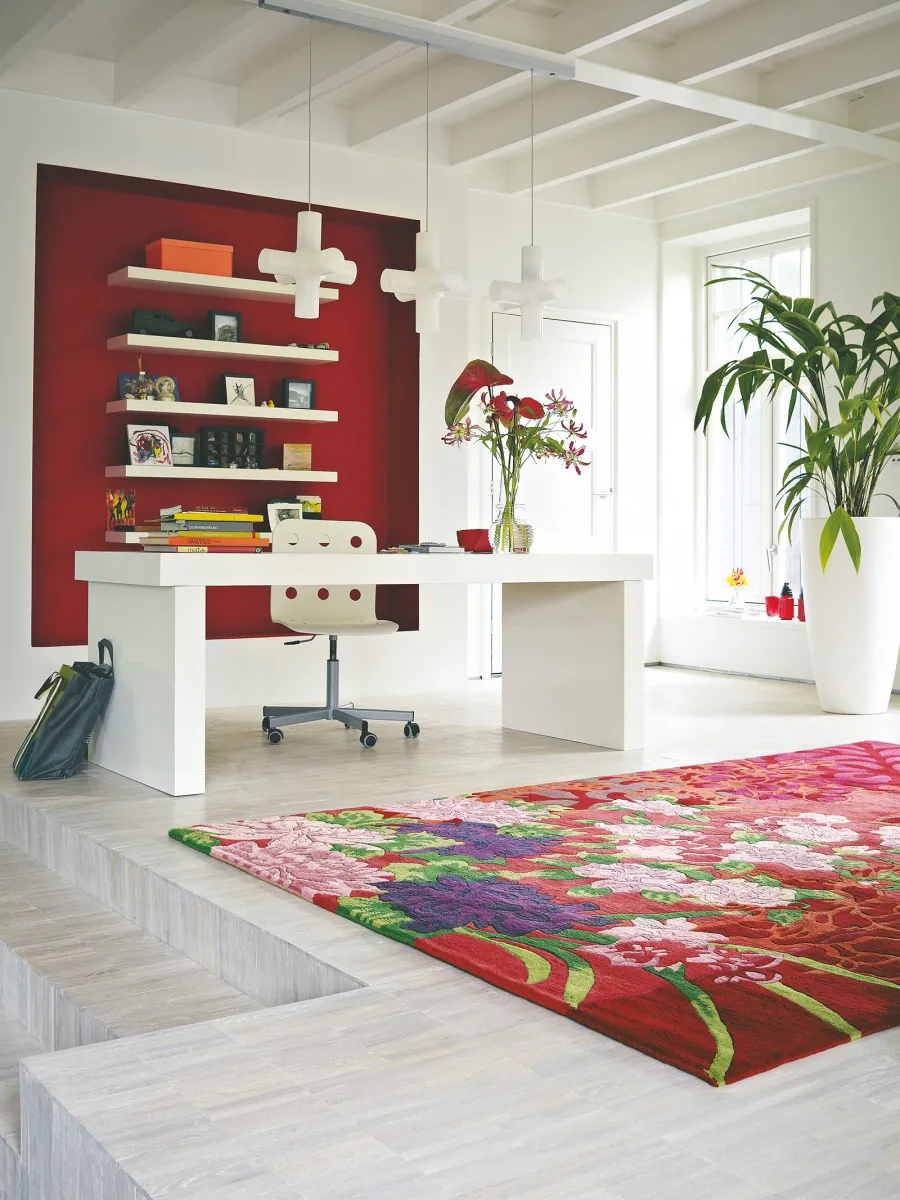 obrazek 3 Stylowy czerwony dywan w kwiaty - YARA GARLAND 133300