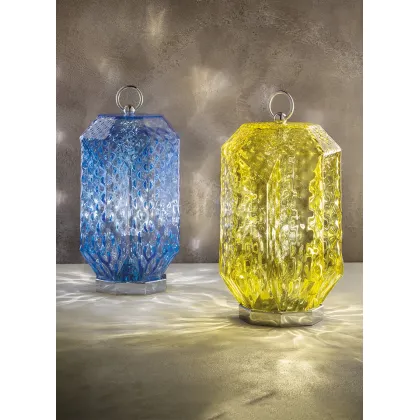 Zdjęcie Wyjątkowe oświetlenie z Włoch - lampa na biurko w dwóch kolorach