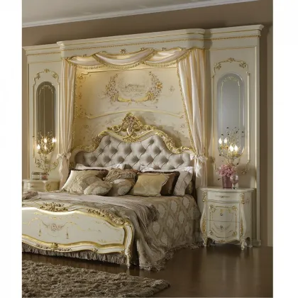 Zdjęcie Piękny stolik nocny w stylu barokowym do sypialni