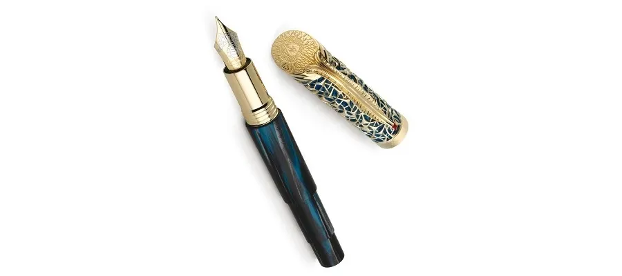 picture 1 Extravagant Golden Fountain Pen with Diamonds - The Brain Montegrappa