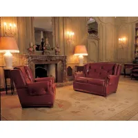 Picture Elegant leather sofa designed in a classic style - Mascheroni
