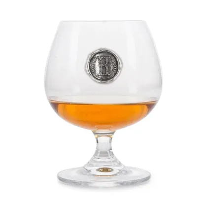 Zdjęcie Prezent na wyjątkową okazję - kieliszek do brandy z emblematem z literą „H”