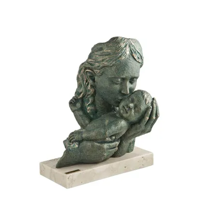 Zdjęcie Znakomita statuetka - kochająca mama