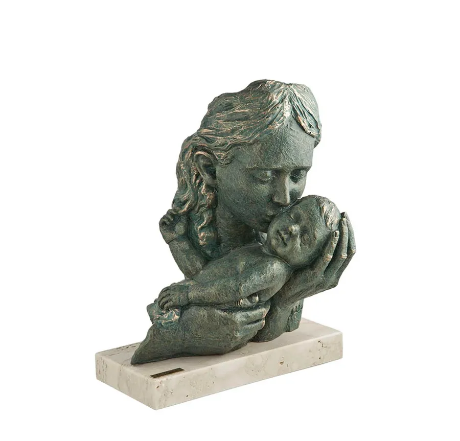 obrazek 1 Znakomita statuetka - kochająca mama
