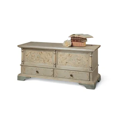 Zdjęcie Piękna skrzynia z toczonymi kolumnami wykonana z litego drewna prosto z Włoch