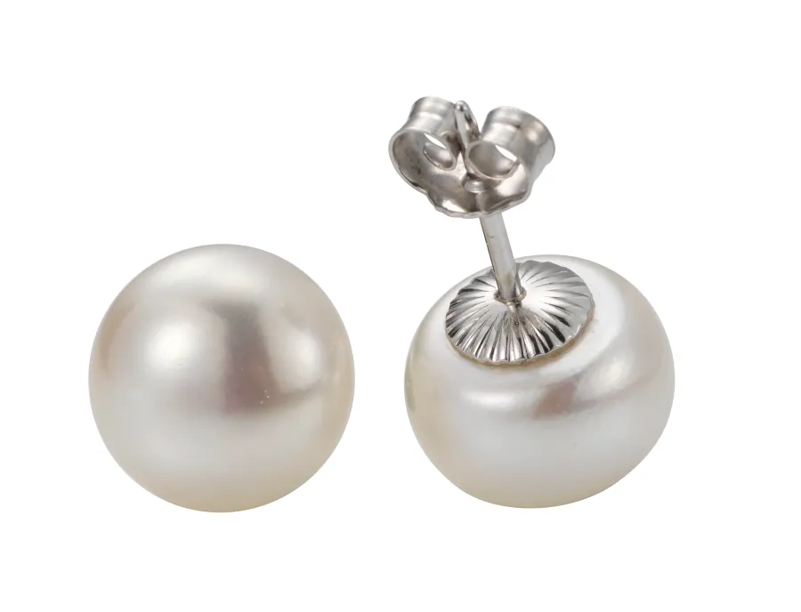 obrazek 1 Subtelne kolczyki z perłami słodkowodnymi wykonane z rodowanego srebra