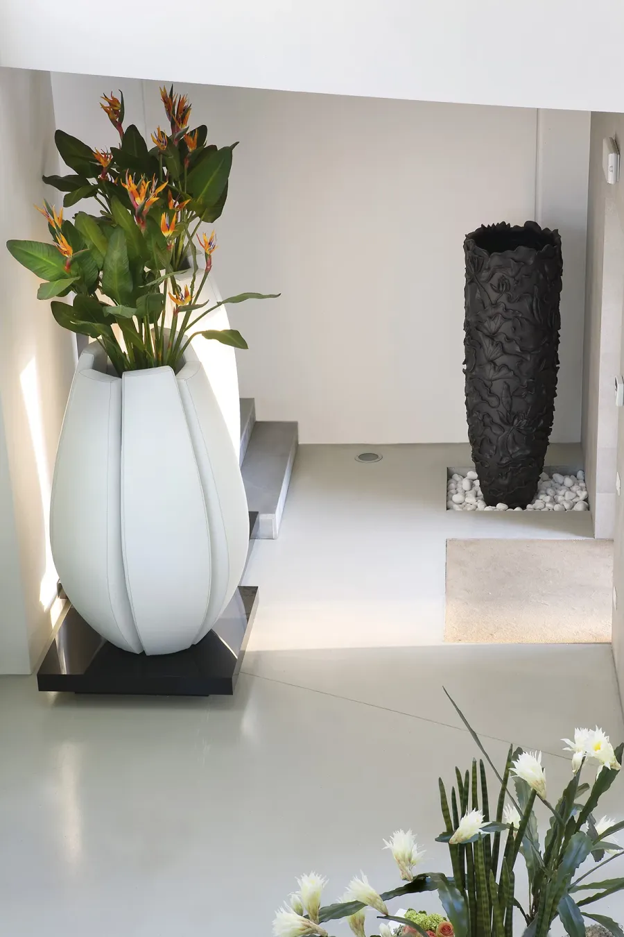 obrazek 6 Wielki wazon w kolorze złota do eleganckiego apartamentu