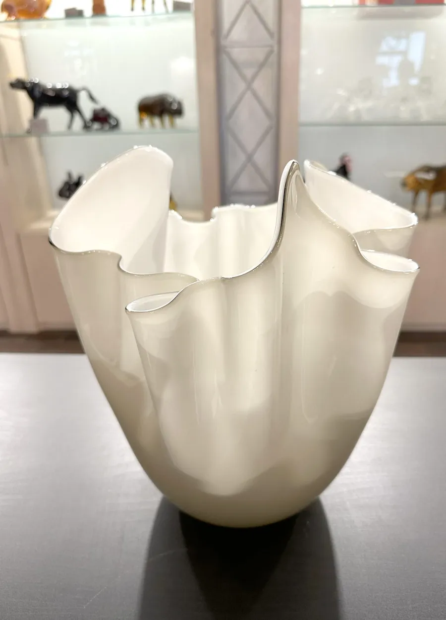 obrazek 4 Klasyczny wazon na kształt chusteczki z dmuchanego szkła Murano rozmiar medium