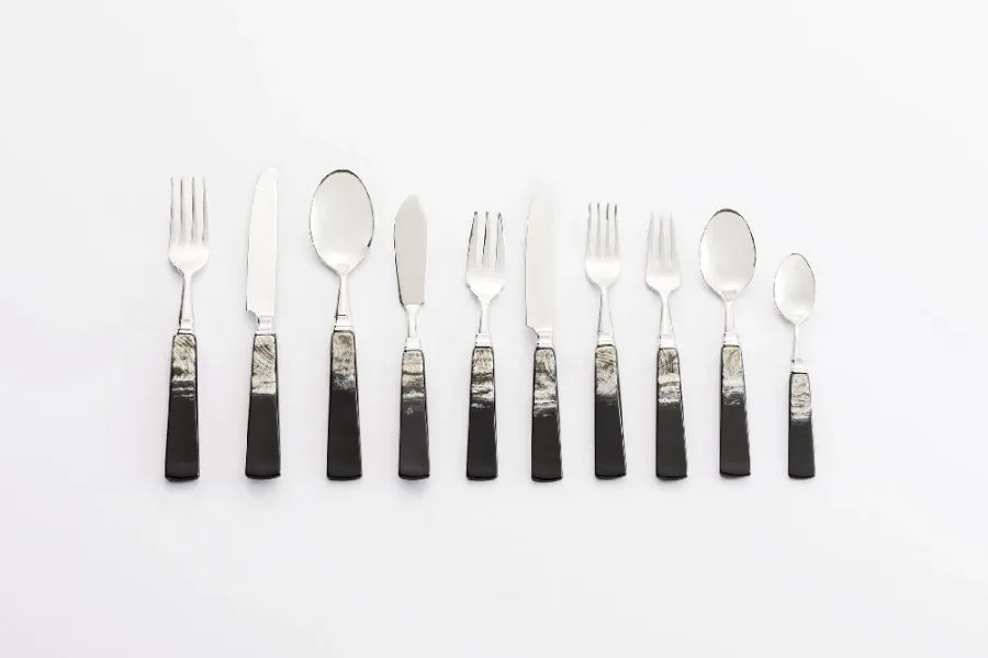 obrazek 2 Stylowa łyżka Zanthus ze stali nierdzewnej i żywicy 21,5 cm
