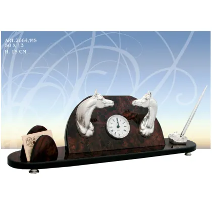 Zdjęcie Luksusowy włoski zegar na czarnej podstawie