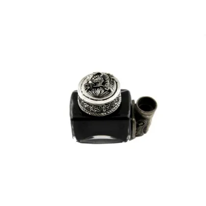 Zdjęcie Elegancki kałamarz i stojak na pióro - unikatowy wzór!