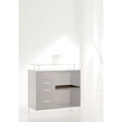 Zdjęcie Krótka półka – element lady sklepowej