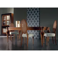 Picture Classic upholstered chair for a luxurious living room – Cantiero