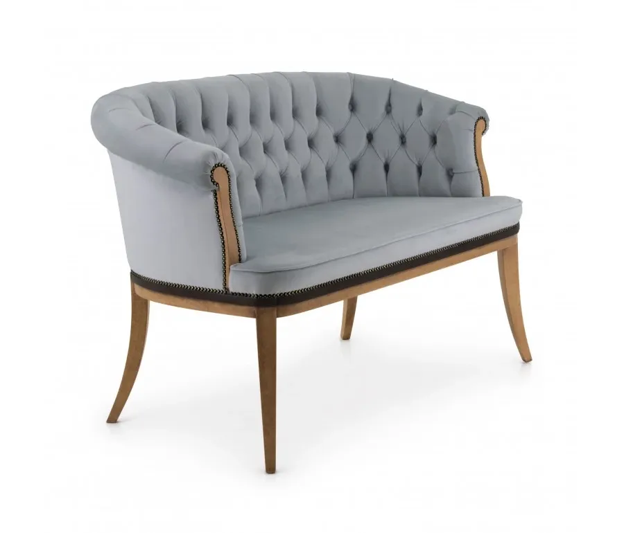 obrazek 1 Szara wygodna sofa 2-osobowa w stylu klasycznym - Sevensedie