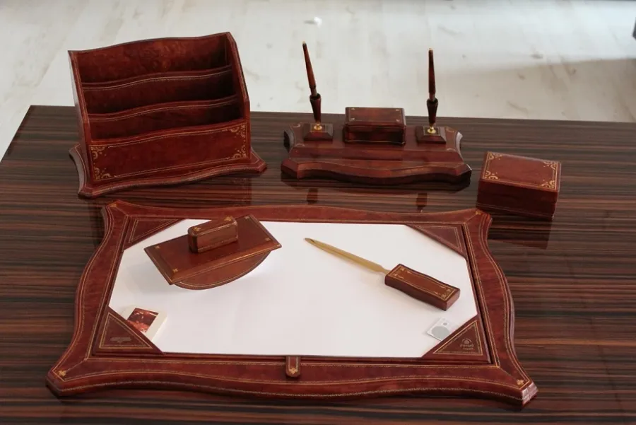 picture 3 Exclusive, Italian desk set
