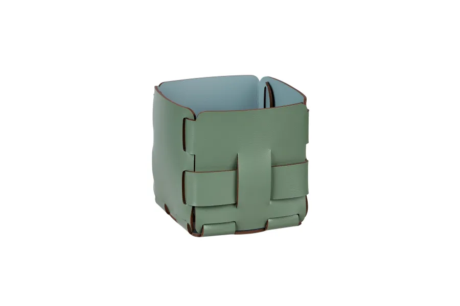 obrazek 3 Ekskluzywny mały pleciony koszyk Bottega 12x12xH13 cm w kolorze liści eukaliptusa