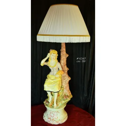 Zdjęcie Ceramiczna figurka, lampa dekoracyjna do oryginalnych wnętrz