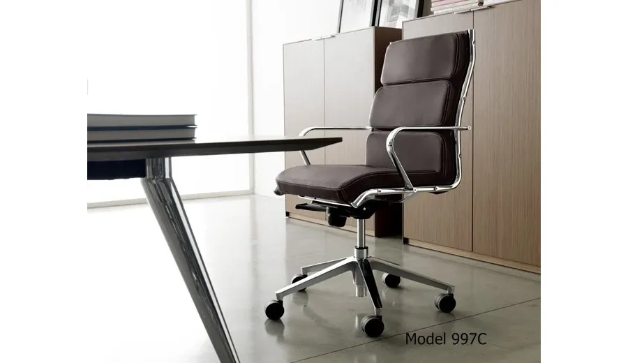picture 2 Comfortable armchair for offices and offices