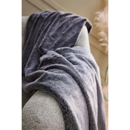 Zdjęcie Modna narzuta, koc Lou ze sztucznego futra