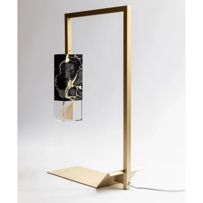 Zdjęcie Piekna lampa Two Black na biurko
