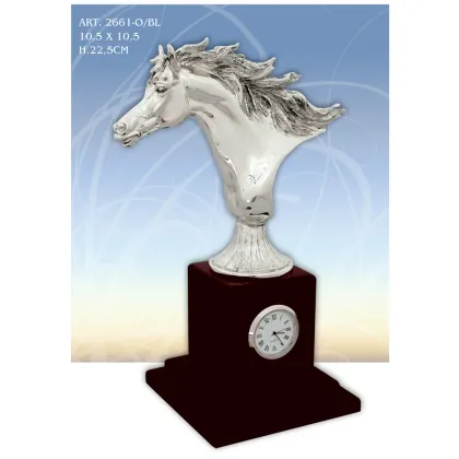 Zdjęcie Piękna figura konia z zegarem