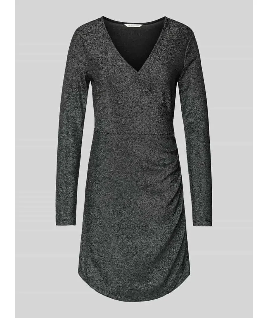 obrazek 1 Sukienka mini o kroju shaped fit w kopertowym stylu z efektem błyszczącym