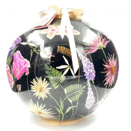 Zdjęcie Duży wazon w kształcie czarnej kuli - idealny prezent dla kobiety