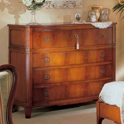 Zdjęcie Włoska komoda z czterema szufladami