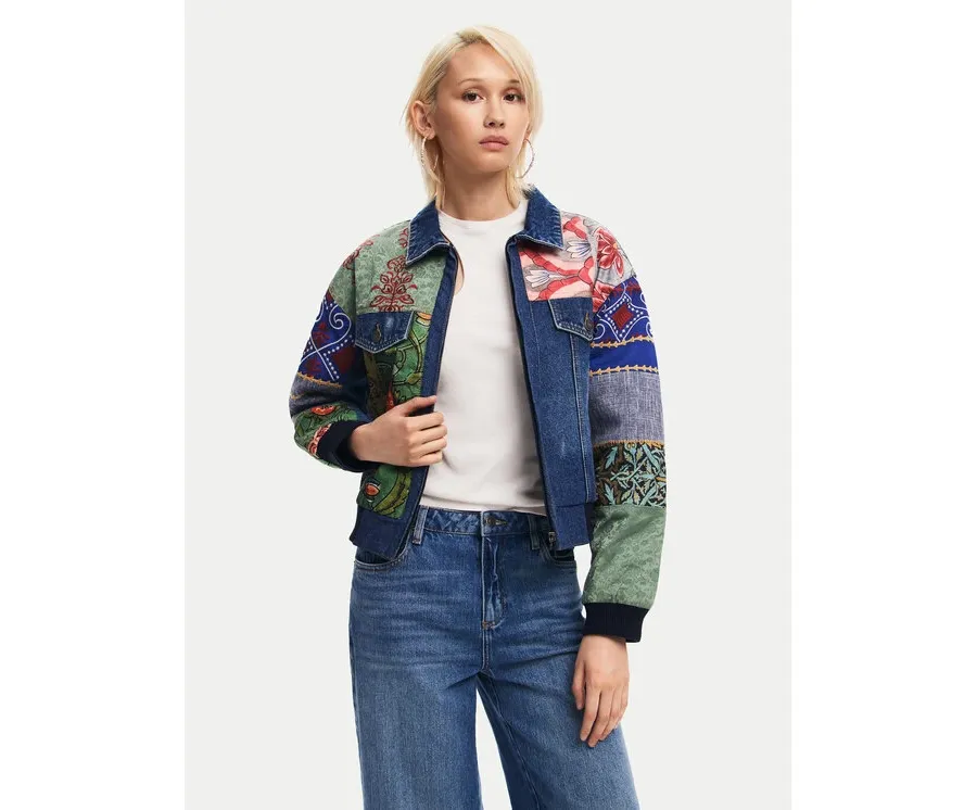 obrazek 1 Desigual Kurtka jeansowa Amsterdam 24WWED32 Kolorowy Regular Fit