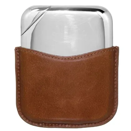 Zdjęcie Nowoczesna odmiana tradycyjnej piersiówki z opcją grawerowania