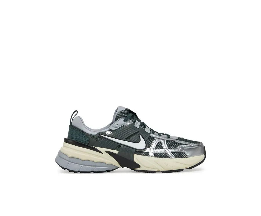 obrazek 1 Nike Sneakersy V2K Run HJ4497 300 Zielony