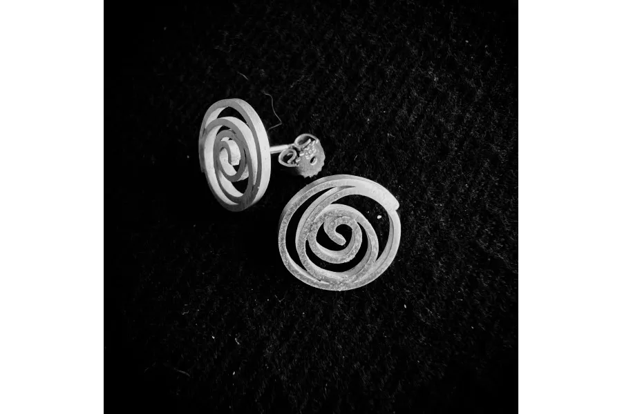 obrazek 3 Eleganckie kolczyki matowe różowe - wyjątkowy prezent z okazji rocznicy