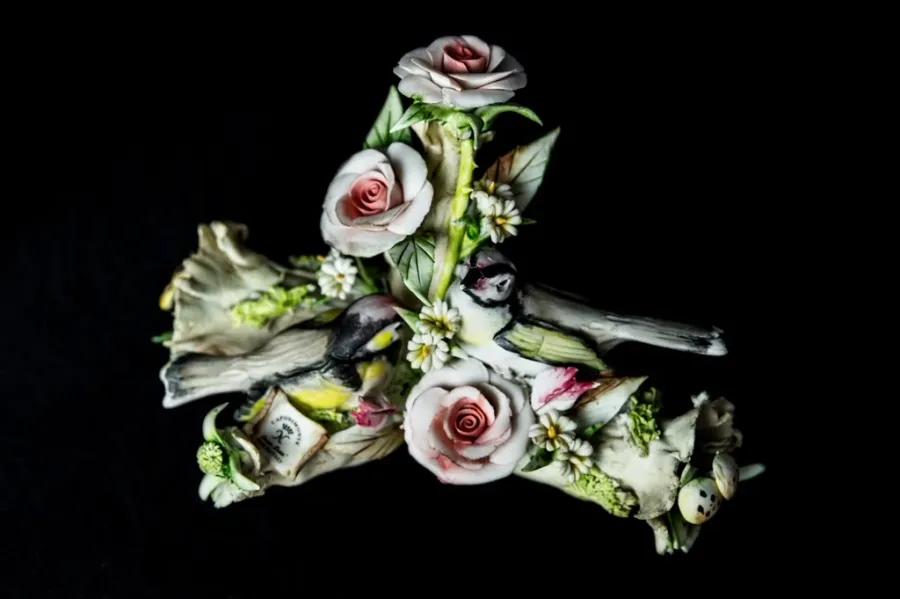 obrazek 1 Urokliwa porcelanowa figurka do salonu