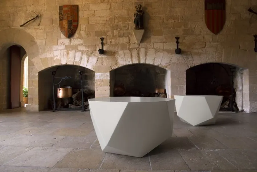 picture 3 A modern coffee table with a designer shape - Gansk