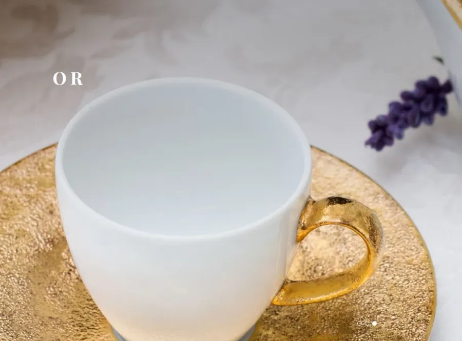 obrazek 3 Portugalska sosjerka z porcelany i złota