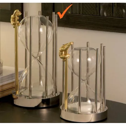 Picture A chic hourglass for an elegant interior