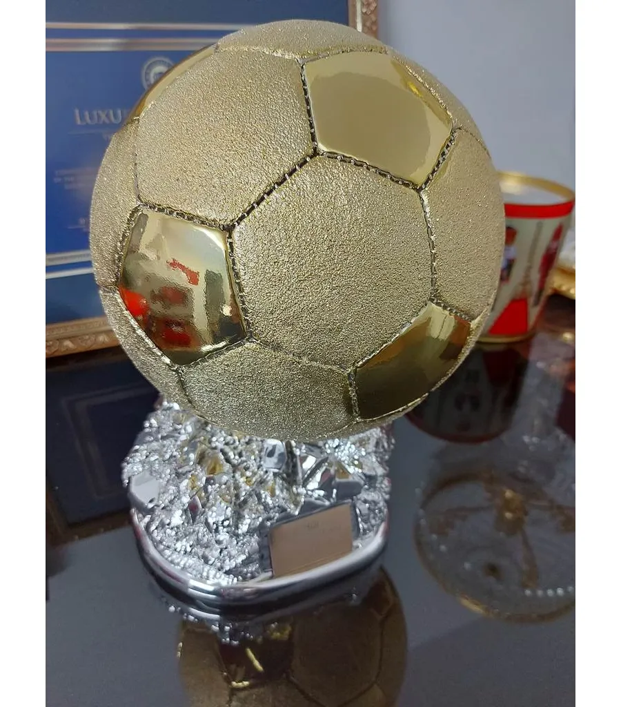 picture 4 Statuette with a golden ball - Astra Argenti