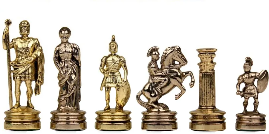 picture 4 Exclusive chess set – Greek vs. Romans
