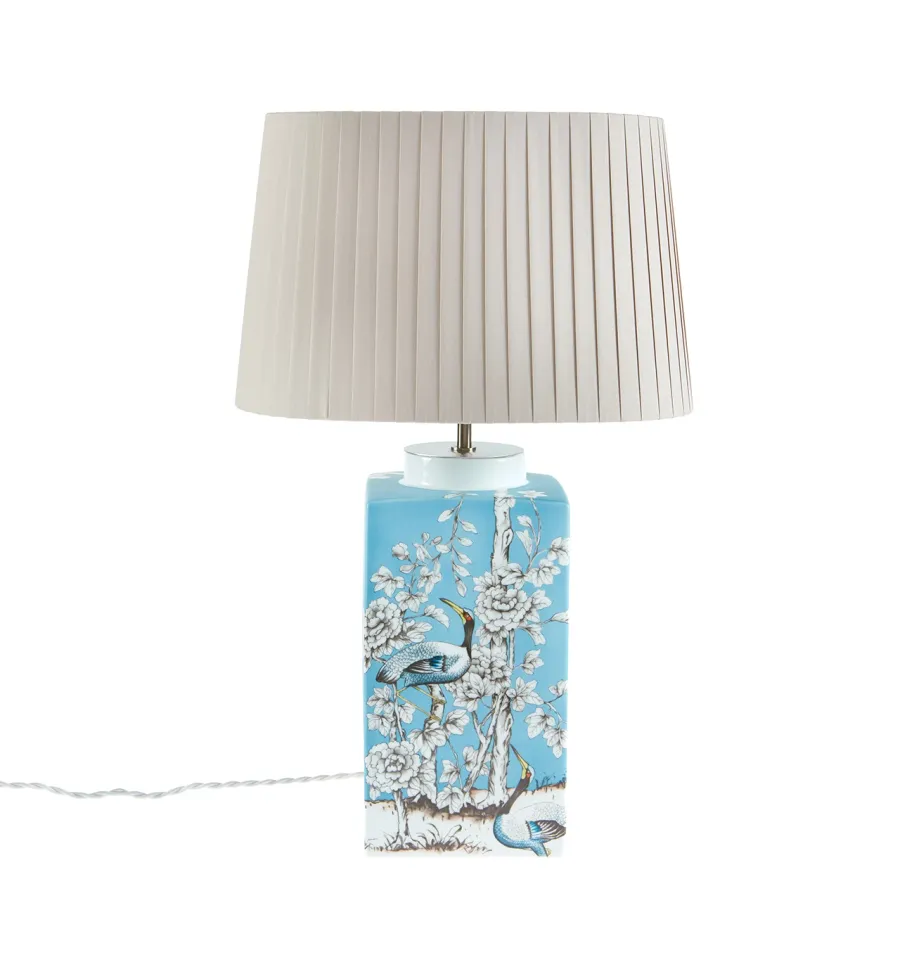 obrazek 1 Stylowa lampa stołowa White Garden z porcelanową podstawą z motywem inspirowanym ogrodem - Vista Alegre